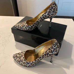DOLCE & GABBANA vintage leather leopard print heels for women size 40. USED.